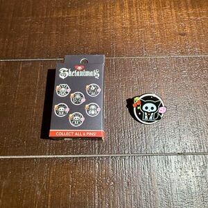 Skelanimals Cat Pin.